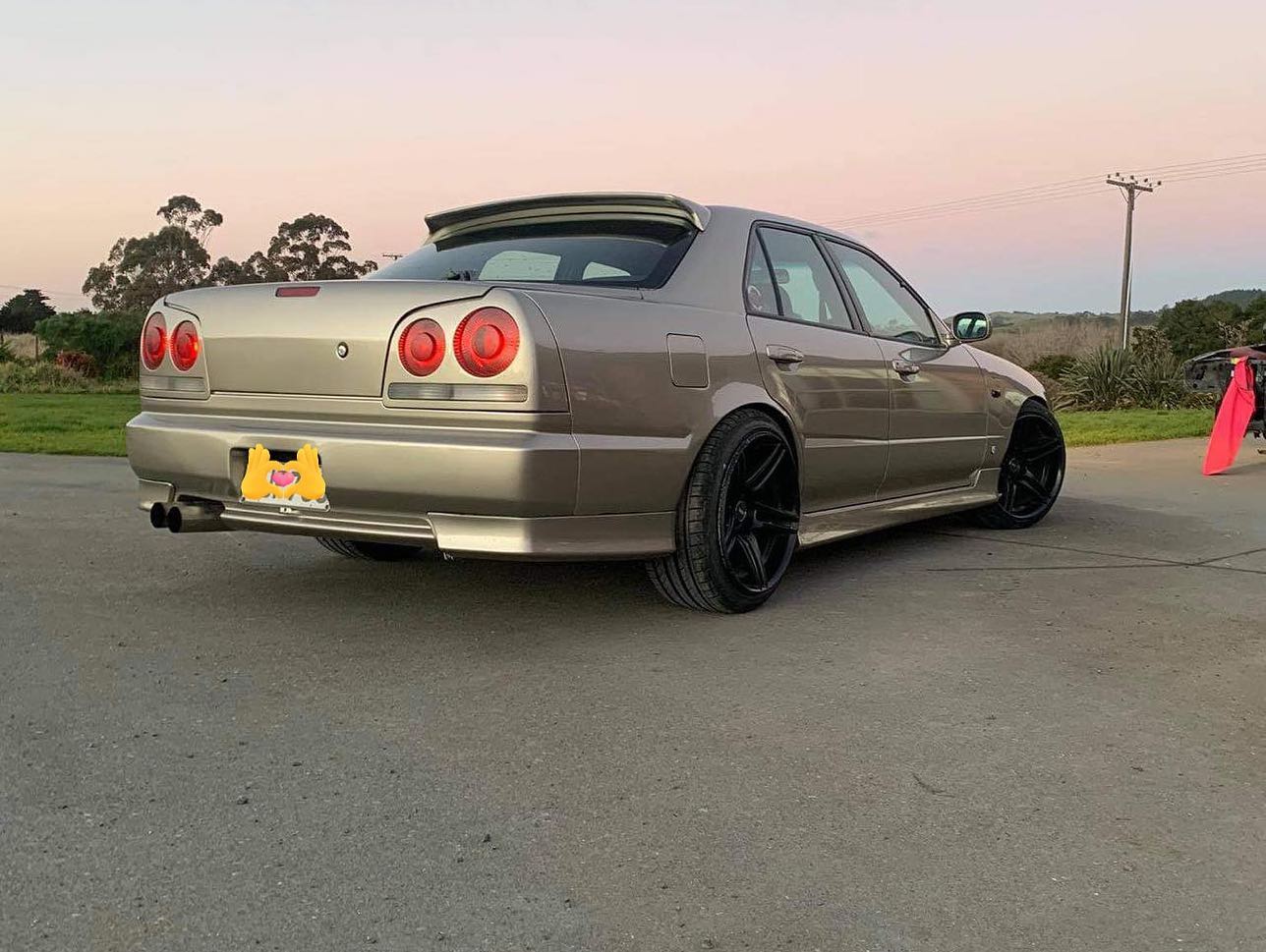 R34 Sedan Aero End Caps